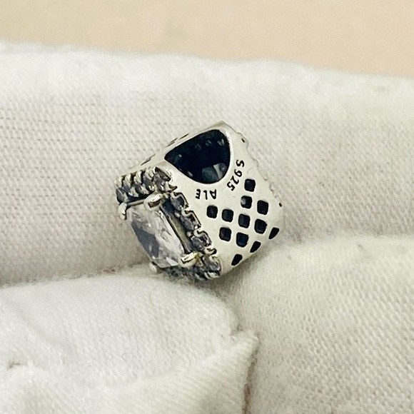 EUC Pandora 796206CZ Sterling Silver Geometric Radiance Charm w/ Clear Zirconia - Picture 7 of 8